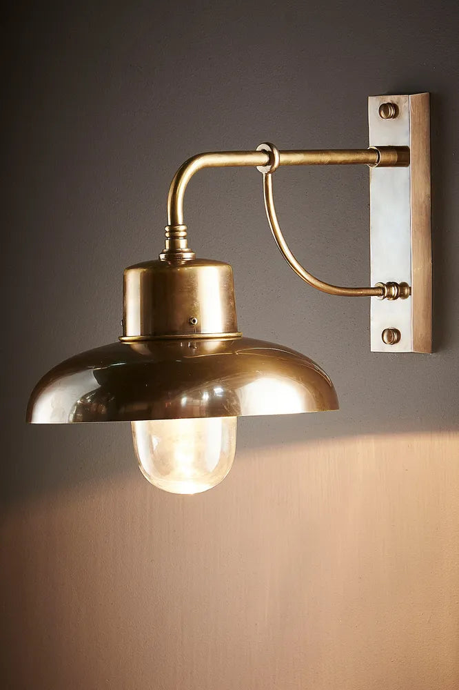 Bridgewater Outdoor Wall Lamp