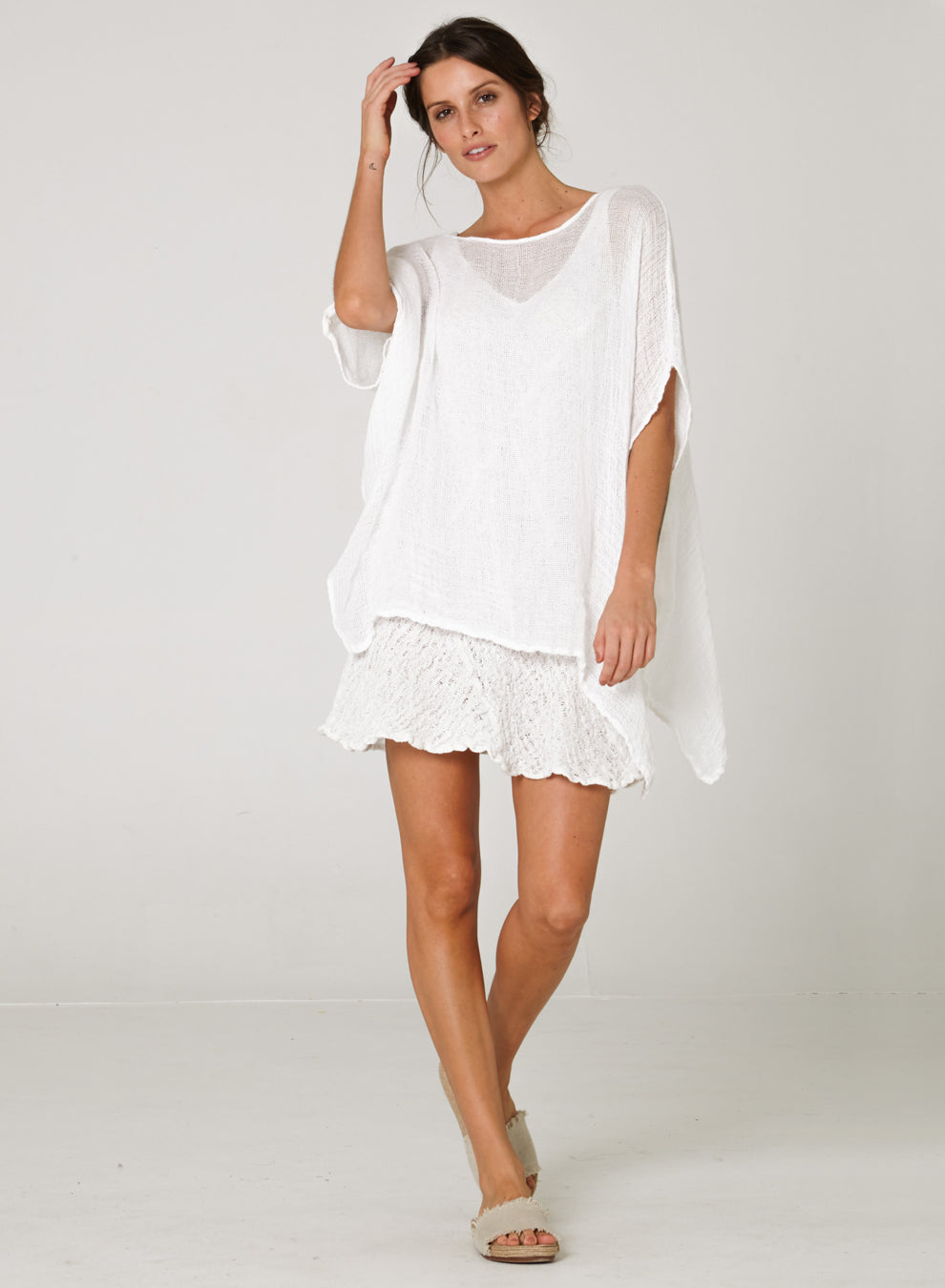 white linen polla tee estilo emporio